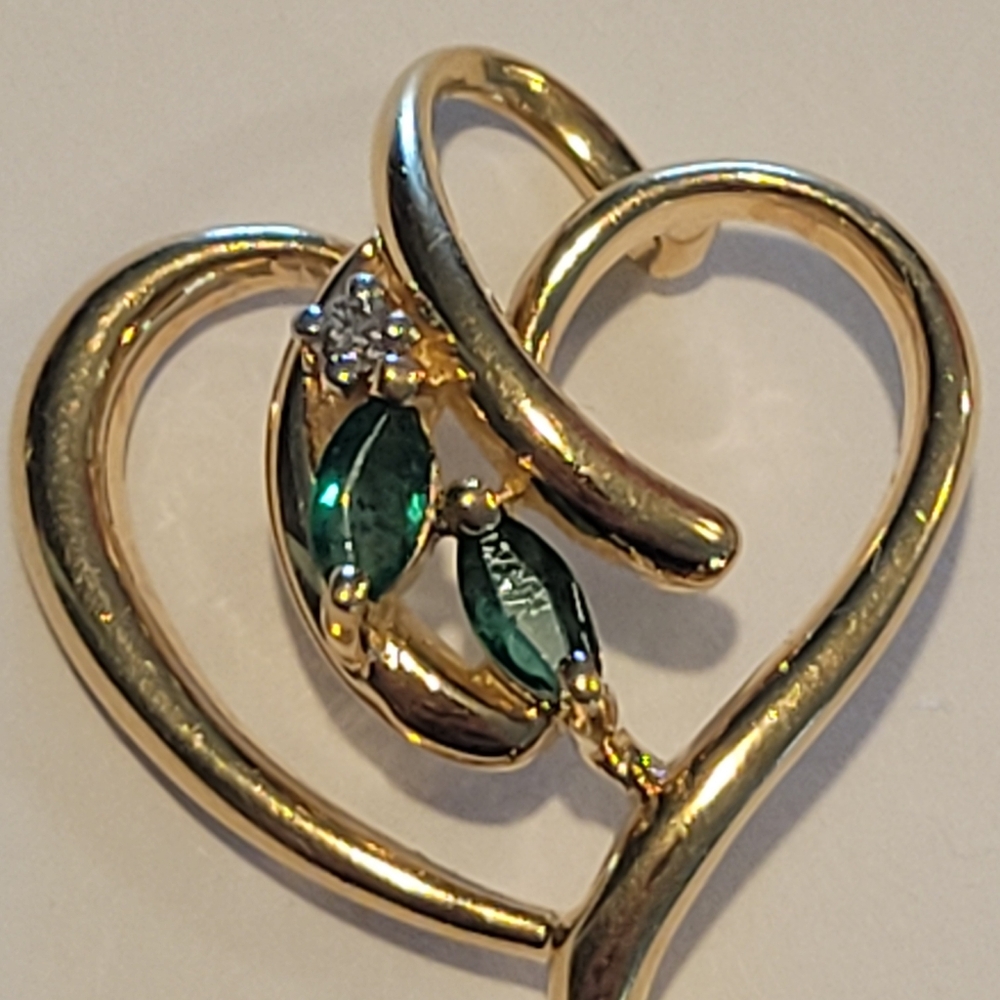 Vintage 14K Yelow Gold Heart Pendant with Emerald And Dimond Accents